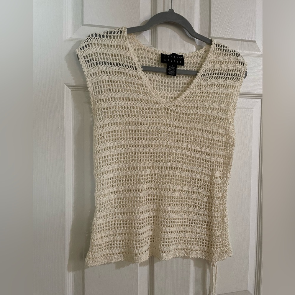 Finity Cream Cropped Ribbed Tank Top - Picture 3 of 3